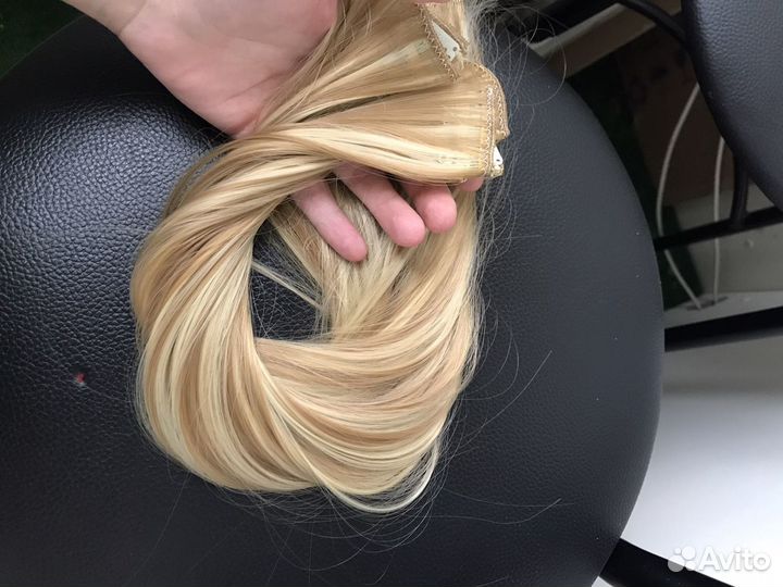 Волосы на заколках