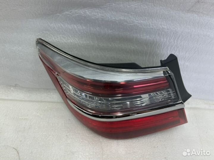 Фонарь наружный задний левый Toyota Camry V55