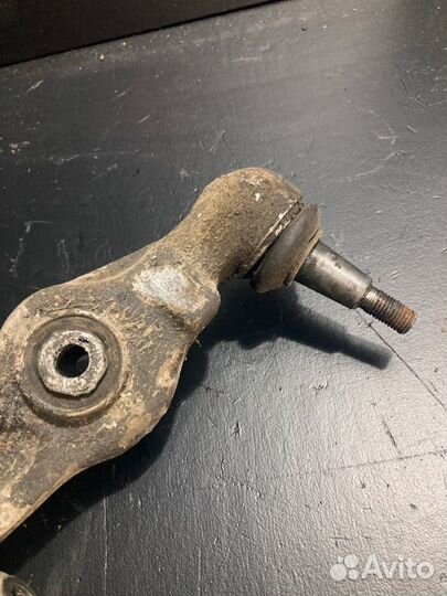 Рычаг нижний передний левый Audi A6 C5 2.4 2003