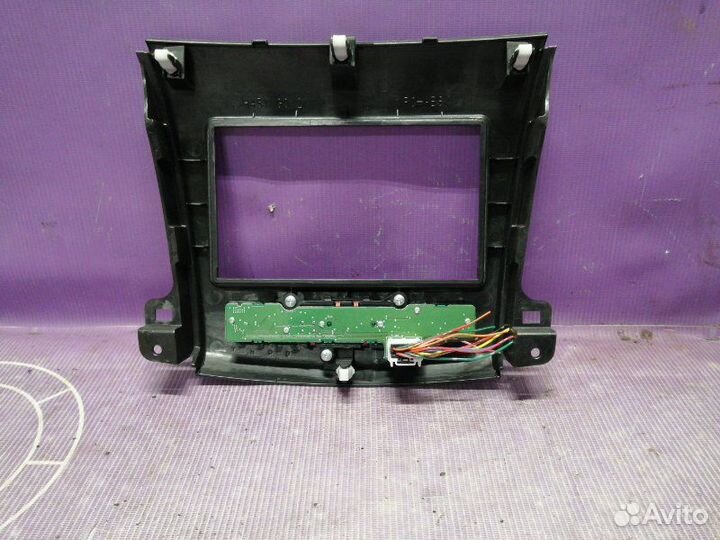 Консоль магнитофона Mitsubishi Outlander Xl