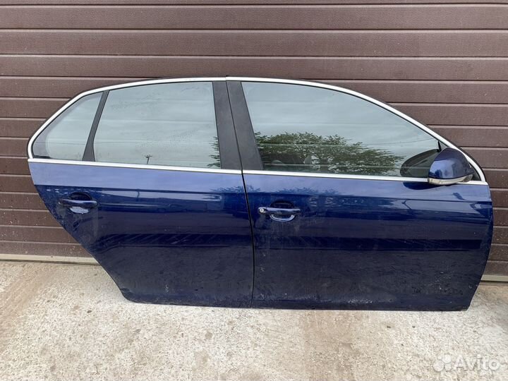 Volkswagen Jetta 5 - Правые боковые двери