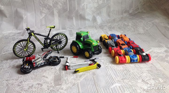 Модели игрушек (велосипед,мотоцикл,самокаты) и др