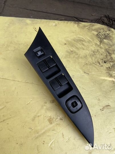 Блок управления стеклоподъемником Mazda 3 bk