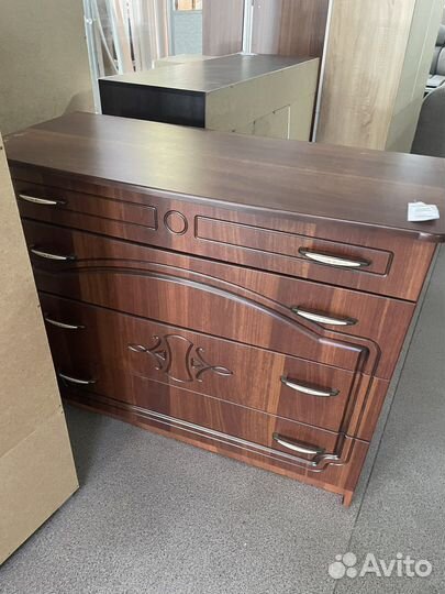 Спальный гарнитур из массива дерева