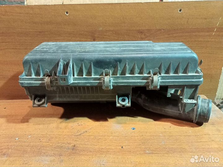 Корпус воздушного фильтра Kia Rio 1