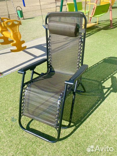 Шезлонг раскладной 2 штуки новые