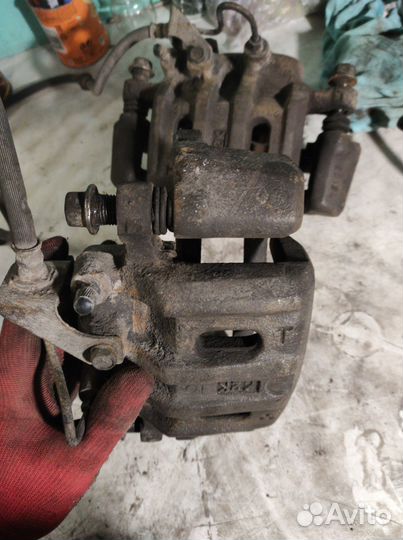 Суппорты передние Pajero 2