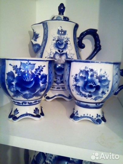 Графин с двумя чашками