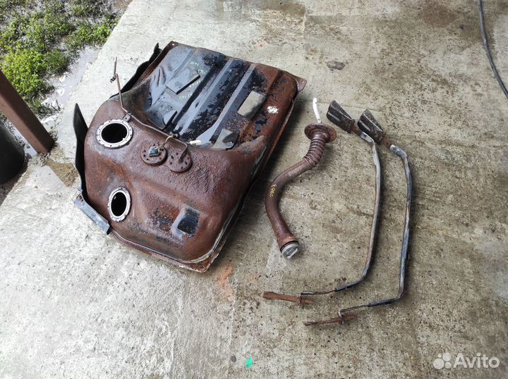 Бак топливный + горловина 4WD Toyota Carina AT175