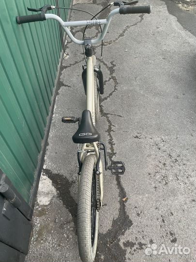 Трюковой велосипед BMX