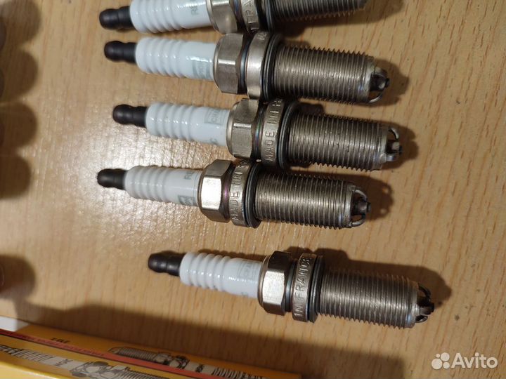 Свеча сажигания комплект Volvo V50 S40 C30 C70