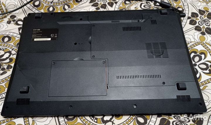 Ноутбук 17 дюймов DNS W270EFQ