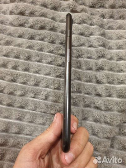 Телефон iPhone 7 plus