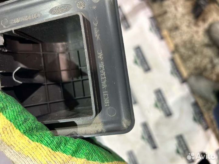 Накладка замка багажника - задняя Ford Transit MK8