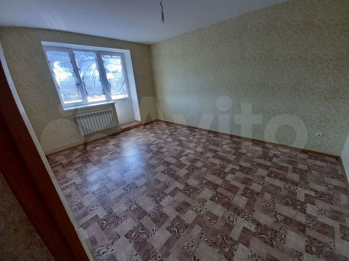 2-к. квартира, 48 м², 1/3 эт.