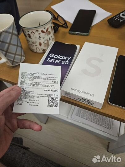 Samsung Galaxy S21FE белый