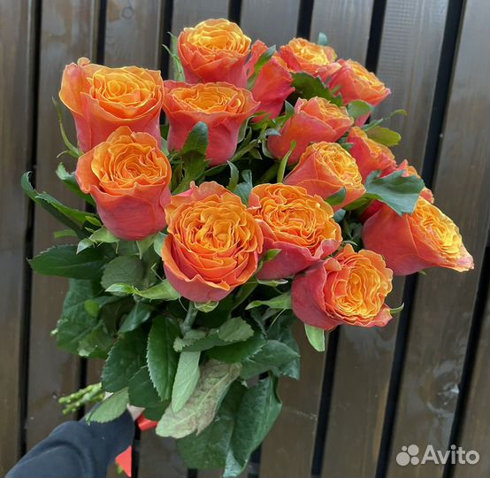 Букет роз, пионы, ромашки, хризантема