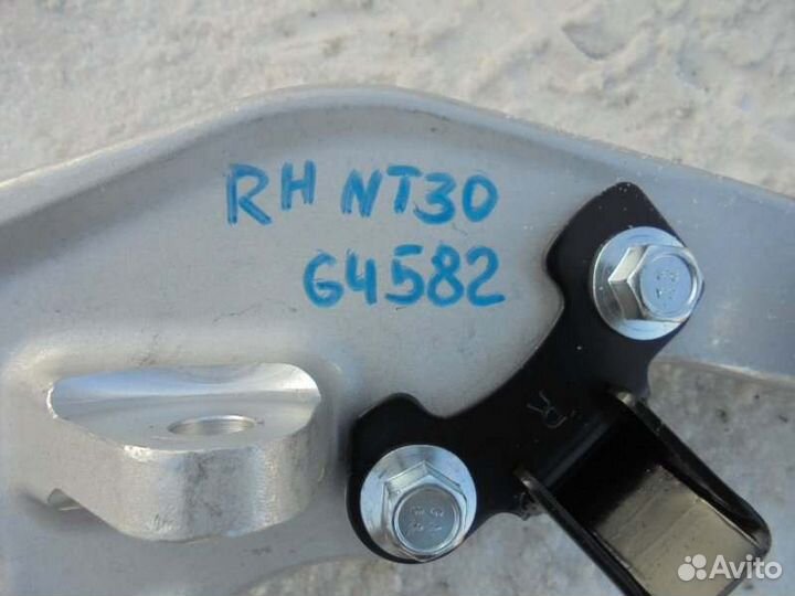 Рычаг передний правый Nissan Xtrail NT30