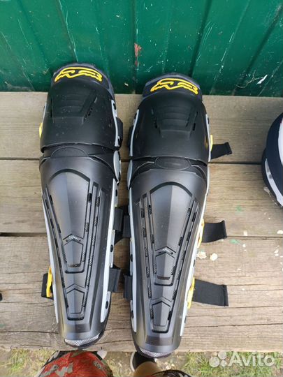 Продам мото наколенники