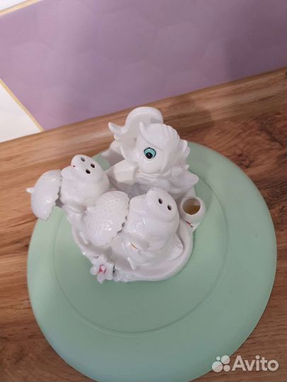 Набор солонка и перечница, салфетница