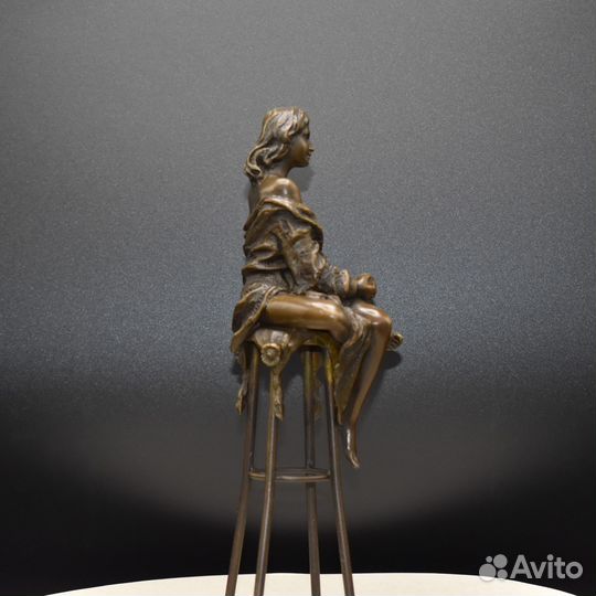 Бронзовая статуэтка 