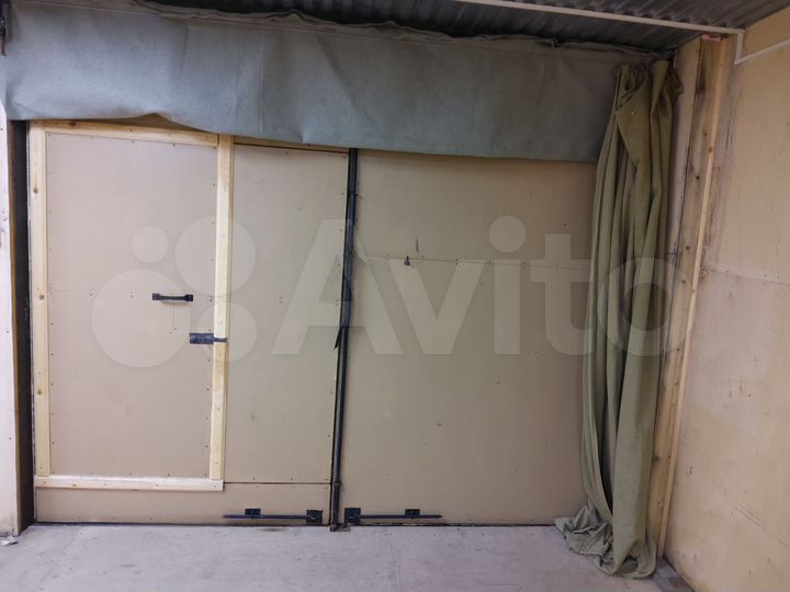 Гараж, > 30 м²