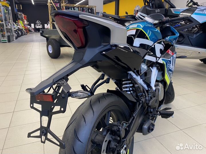 Cfmoto 300 SR (ABS)