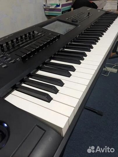 Korg Kronos 73, синтезатор