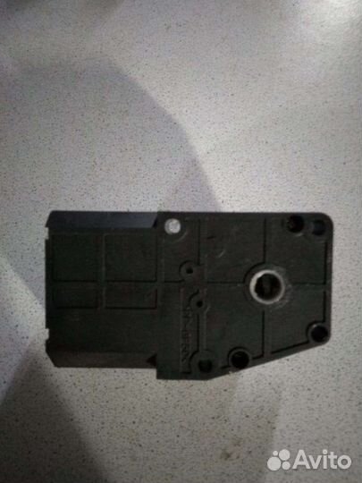 Моторчик заслонки отопителя Mitsubishi Lancer 9