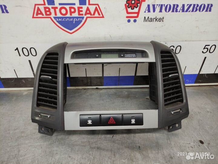 Рамка магнитолы Hyundai Santa Fe 2 D4HB 2010