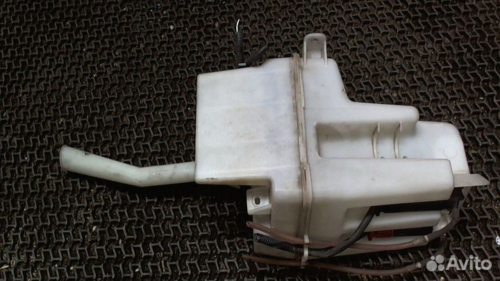 Бачок омывателя Toyota Corolla Verso, 2005