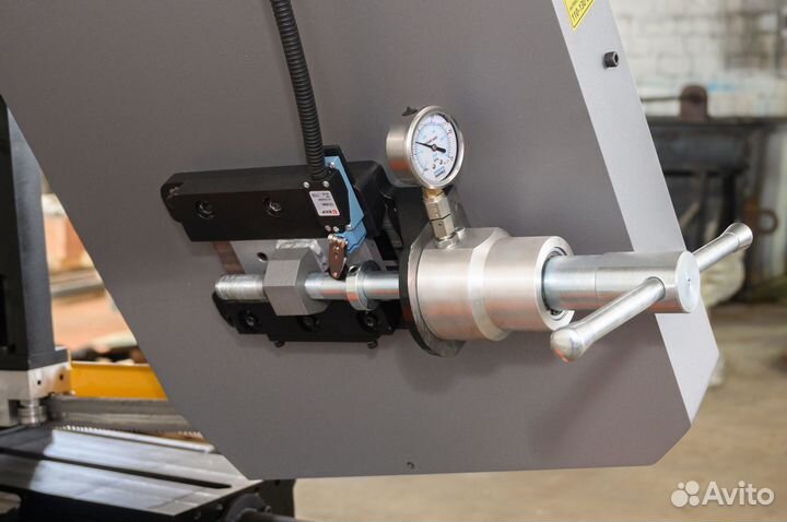 Ленточнопильный Станок по Металлу MR HAK 420-600