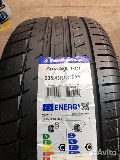 Triangle TH201 Sportex 235/45 R18