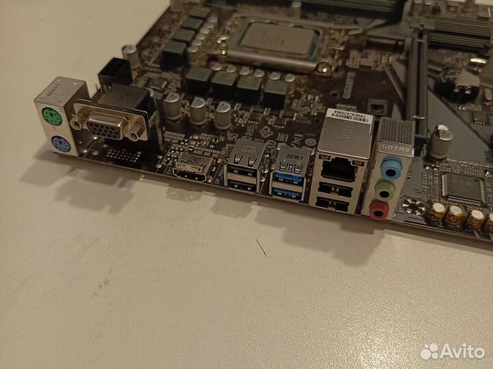 Материнская плата lga 1700 ddr4