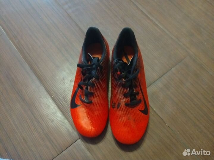 Детские футбольные бутсы