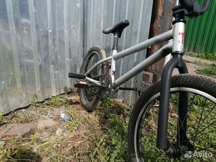 Трюковой велосипед bmx tech team