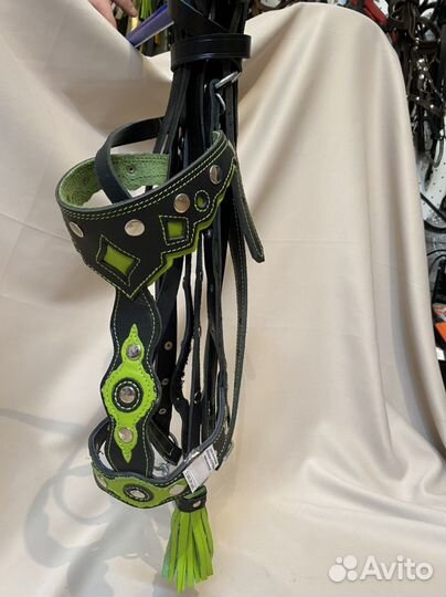 Узда для лошади выездная