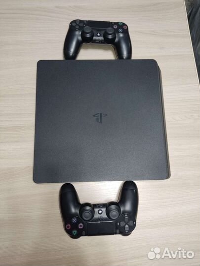 Sony playstation 4 slim 1tb+3 игры и 2 геймпада