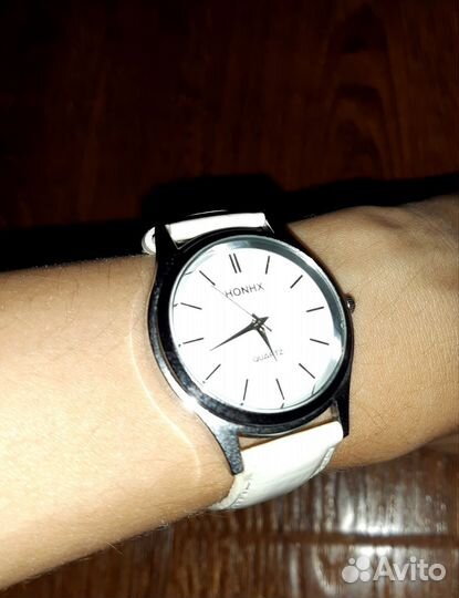 Новые часы женские