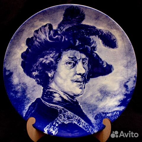 Фарфоровая настенная тарелка