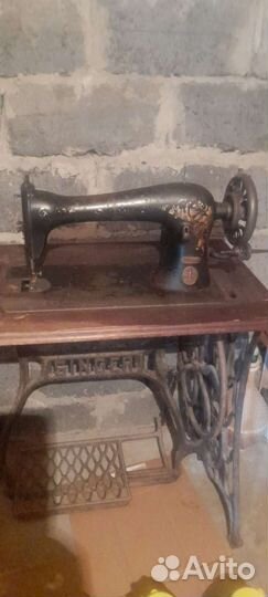 Швейная машина Singer