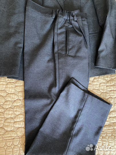 Школьный костюм 140 серый