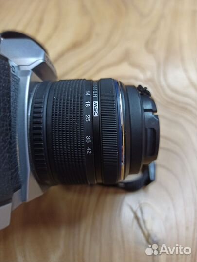 Olympus om d e m10