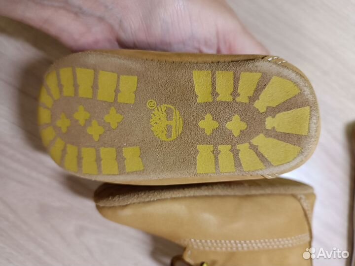 Шапка и ботиночки Timberland 9-12м