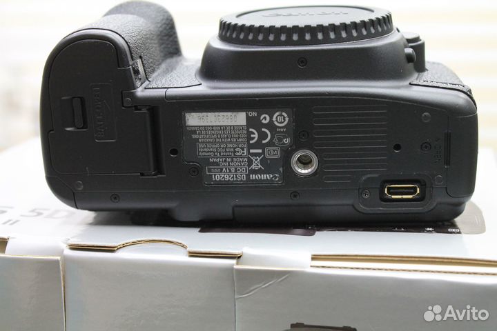 Фотоаппарат Canon EOS 5D Mark II Body