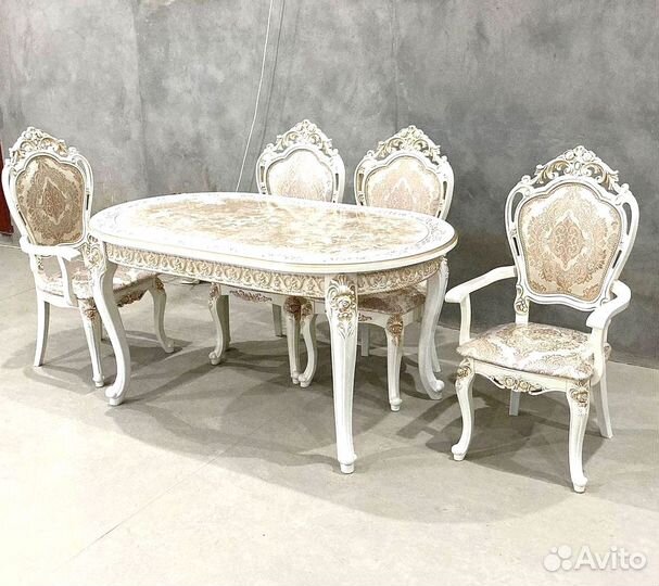 Столы и стулья