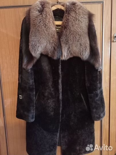 Шуба мутоновая с песцом
