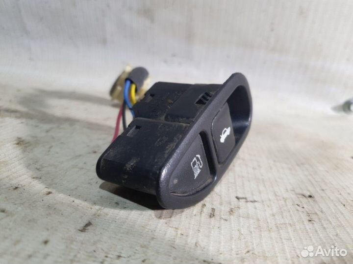 Кнопка багажника Hyundai Sonata