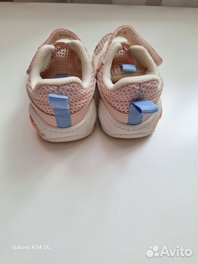 Кроссовки для девочки 18 размер