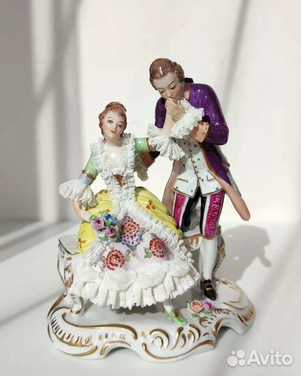 Статуэтка Кружевница кавалер Volkstedt Фолькштедт